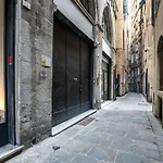 House Deck 33 Genoa